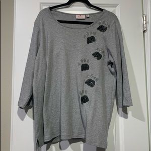 Dog lovers—3/4 sleeve thick shirt!